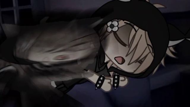 -`я и мой брат🥰💋`- P.s; я модельки на заказ делаю💋