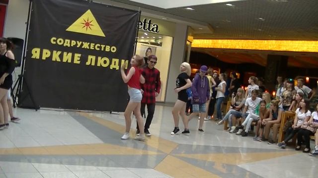 RED - K-pop Fest 2015 в ТЦ 