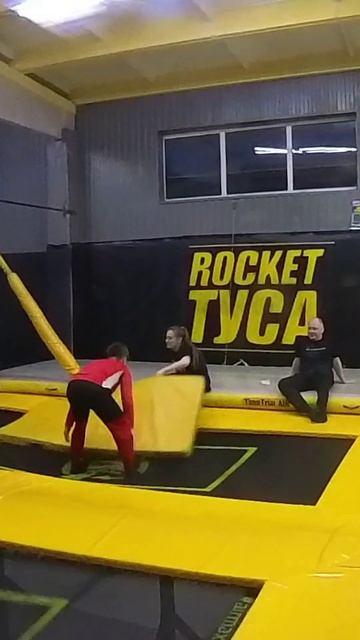 Как я снова учился сальто назад на живот. #прыжки #бату?