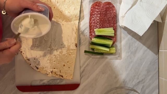 Готовим в лаваше - рулетики с колбасой и огурцами! Закуска на стол за пять минут! Часть 3