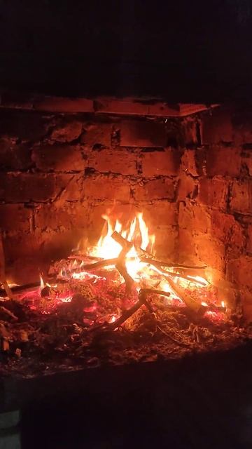 Уличный камин или мангал кому как