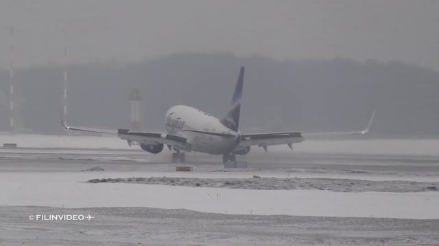737-700 и 737-800 на посадке. Боинги авиакомпании Якутия
