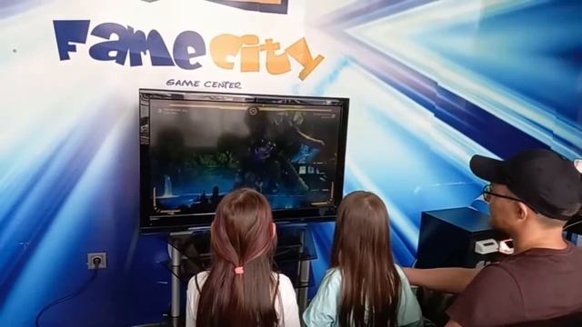 Ханшатыр. Развлектельный центр  Famecity