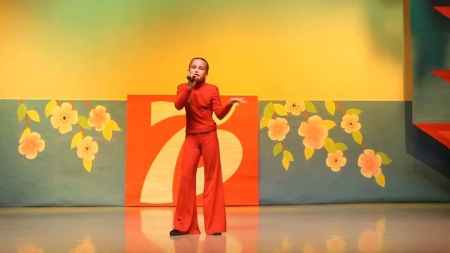 Солистка Образцового коллектива эстрадной студии «Какаду» Екатерина Трапезникова - Радуги дуги