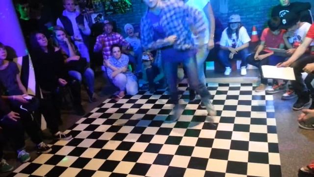 13e543254d7b9c0b293fff81b10ad64e