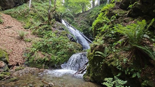 Водопад ''Стоминов трипад''