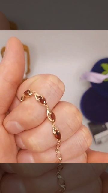 Золотой браслет с гранатами 585 пробы.