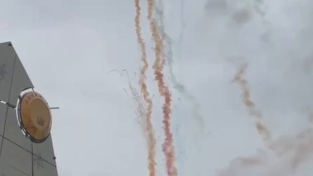 Праздничный фейерверк! Поздравляю вас с Днем Победы! С 9 мая, друзья!