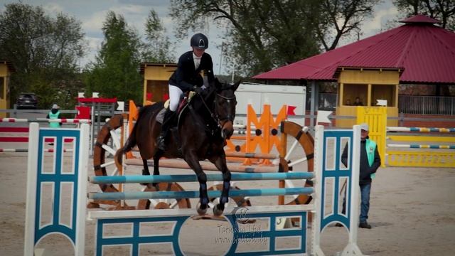 МЕЖДУНАРОДНЫЕ СОРЕВНОВАНИЯ ПО ТРОЕБОРЬЮ