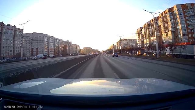 Видеорегистратор Navitel R35 - примеры дневной и ночной съемки