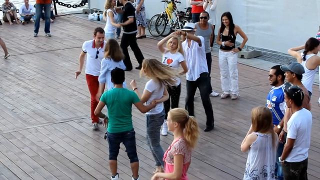 Сальса (Андреевский мост).MOV