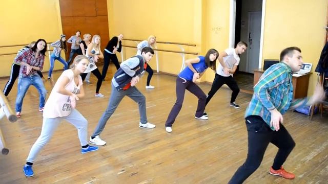 Один из фрагментов занятий по хип-хопу г.Мироновка(старшая группа) 08.12.2013 г.