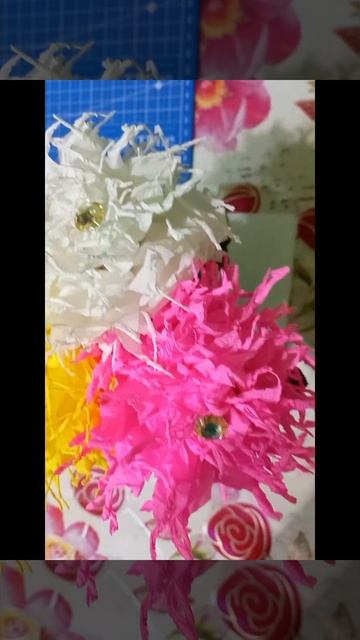Цветы из гофрированной бумаги. Поделки. Творчество