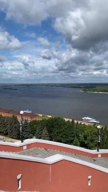 Набережная Нижний Новгород. Нижегородский Кремль.
