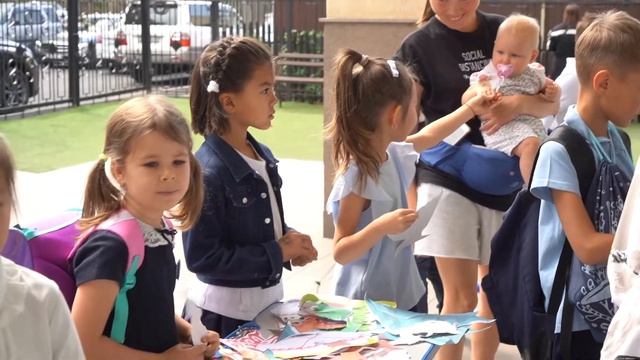 SOFI_YA выставка картин в школе Умка, в честь  дня города Алматы 2022