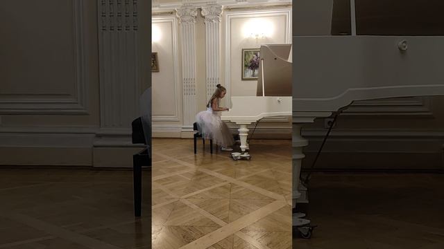 Доминика Назарова, 8 лет,Бах 