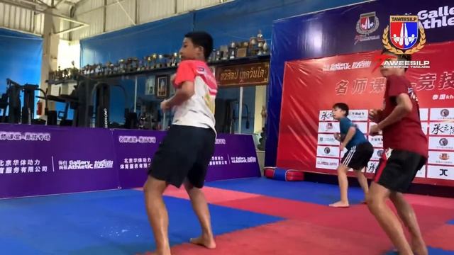 Таэквондо. Отработка удара в прыжке 1