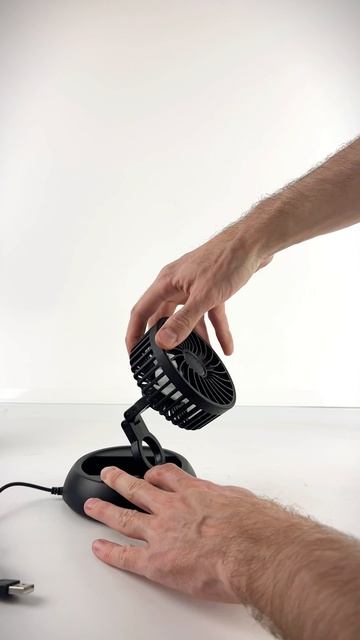 ВЕНТИЛЯТОР автомобильный пластиковый , с регулировкой положения и высоты -5V USB F306-1