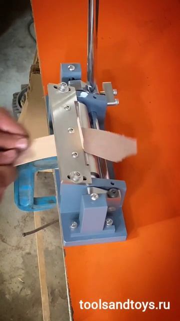 Машинка для двоения кожи Tools And Toys. Ширина полосы- 100 мм./