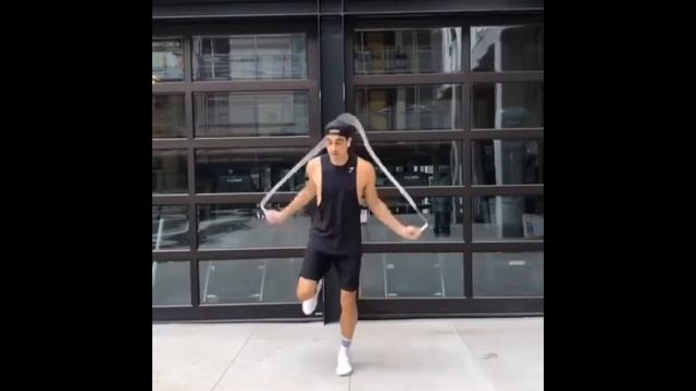 Кто лучше? Немножко разгрузка ))