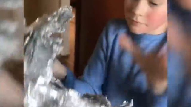 Шлем из пищевой фольги