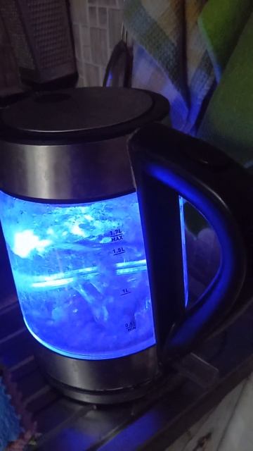 Электрический чайник закипел 27-ого Мая