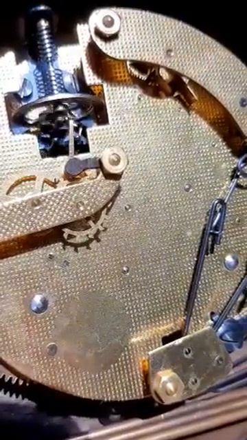 Часы настенные Halle