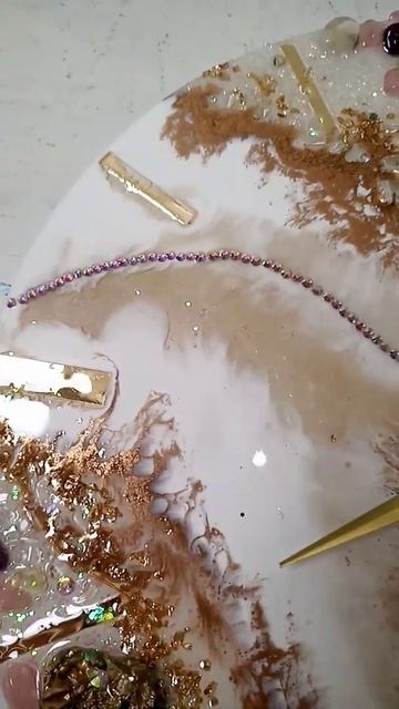 Geode Resin Clock With Crystals And Mineral Stones. Часы из эпоксидной смолы ?