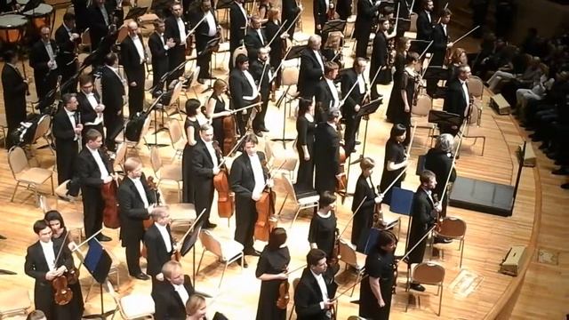 Oleg Caetani Conductor.  Moscow 07.12.16. ГАСО  им. Е.Ф. Светланова. Олег Каэтани. Аплодисменты.