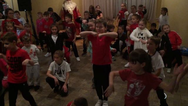 Танцуем Хип-Хоп на новый год! Йоу!)