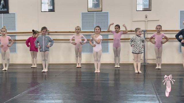 Балет дети, отчётное занятие Евы на балете. Подготовительная группа КХДШ, город Киров. ЗЕвС.
