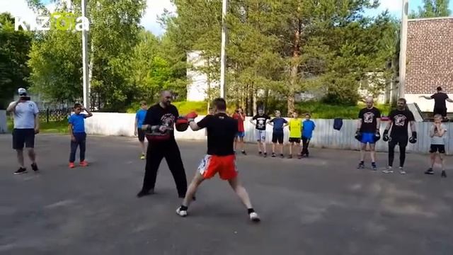 Слайд-шоу: Тренировка для хоккейной академии 