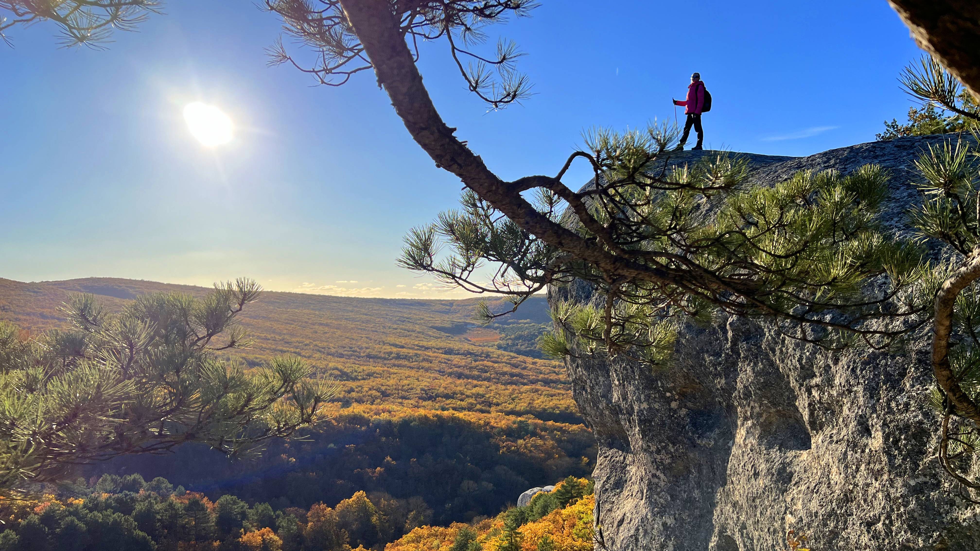 Крым: Сквозной грот Чуплак-Сырт и осенние сокровища Зангурмы.