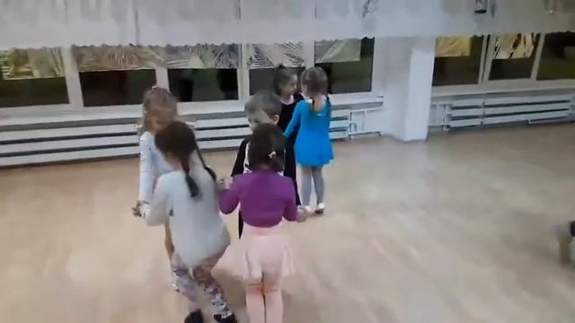 Тренируем медленный вальс))