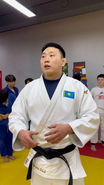 По обычаю всех борцов в конце недели прошёл день схват