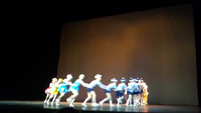 Вероника Богданович с друзьями. Веселый паровоз