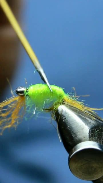 Яркий мормыш бокоплав.