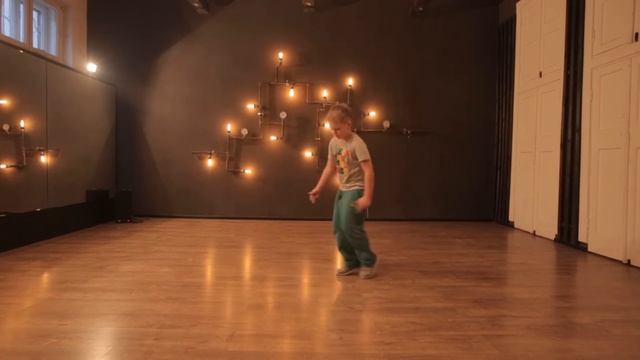 Хип хоп фрибит студия (Даниил Чернов 7 лет)