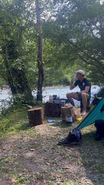 Разбили палатку в прекрасном месте #горы #река #рекала?