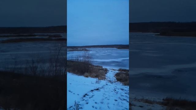Первая подлёдная рыбалка на забытом водоёме