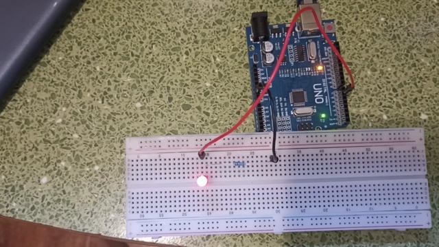 Плавное мигание светодиодом на Arduino #arduino