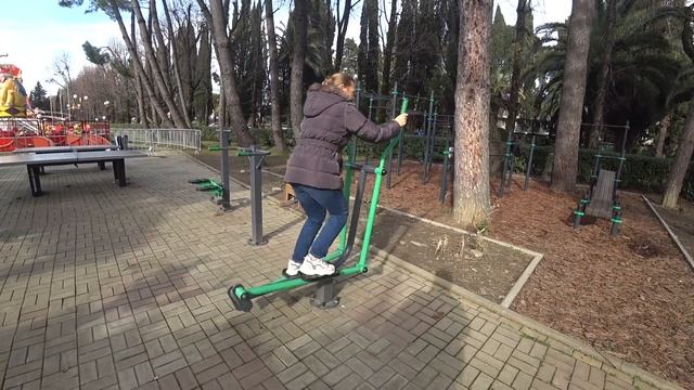 АДЛЕР. НАБЕРЕЖНАЯ. ПЛЯЖ ЧАЙКА. ЮЖНОЕ ВЗМОРЬЕ. Ул. РОМАШ?