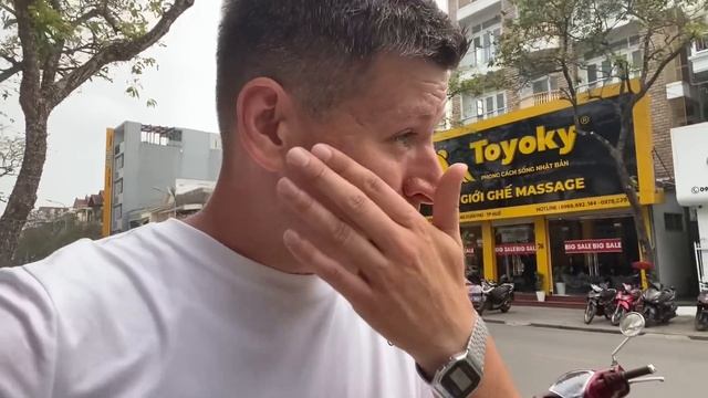 Побег из Донгхоя. Остановился в Хюэ.