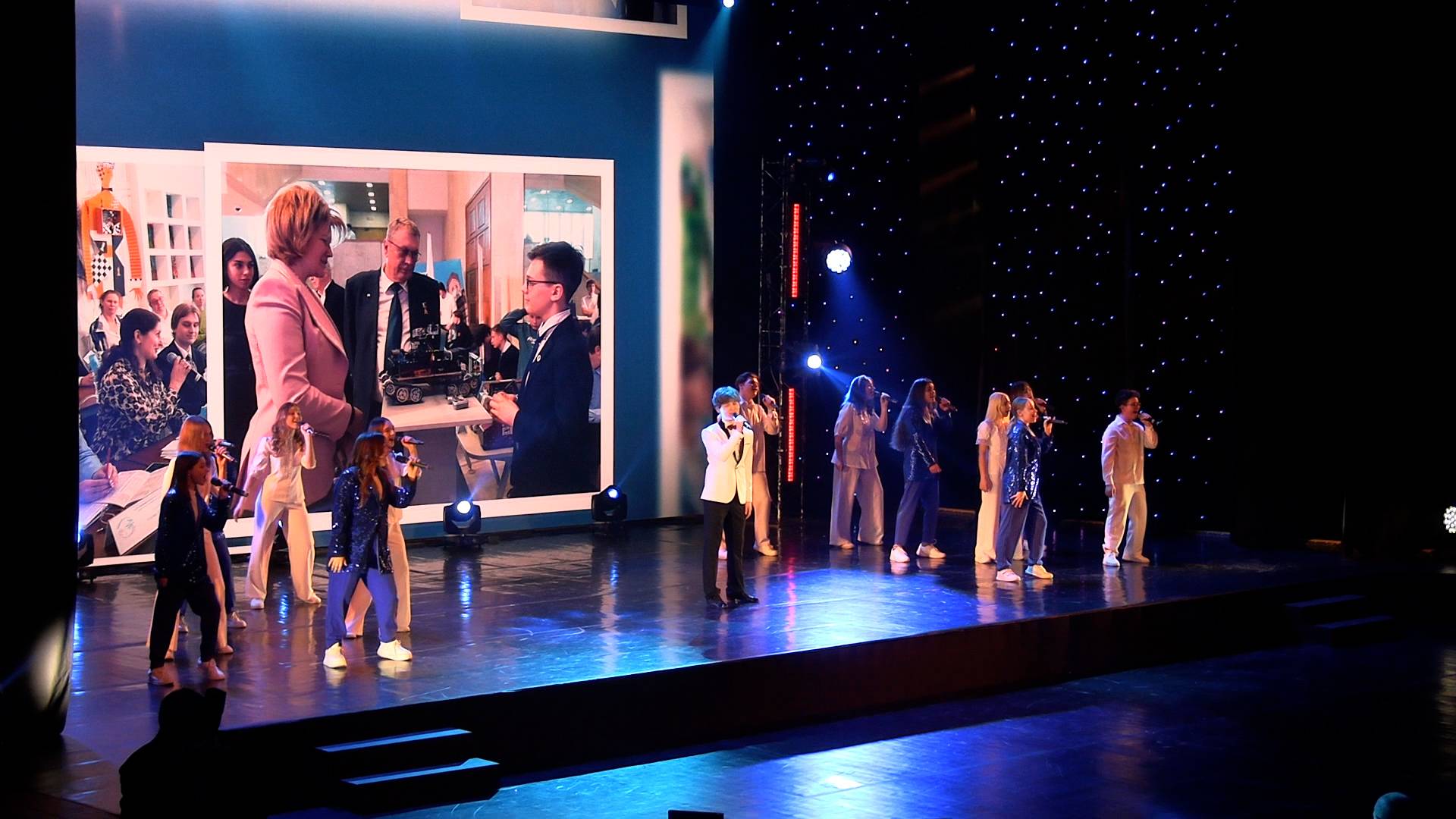 Туркин Григорий и Арт студия Праздник - Начало (сл. Р.Рождественский муз. И.Заливалов)