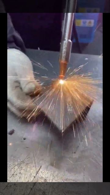 Лазерная сварка ручным станком SLS Fiber | Www.raymark.ru #shorts