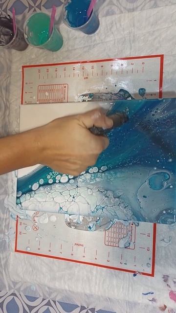 Самый простой способ в флюид арт добавляем силикон #acry