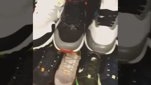 ПЕРВЫЙ МОЛОДЕЖНЫЙ МАГАЗИН [СРЕДИ СВОИХ] NIKE AIR MAX