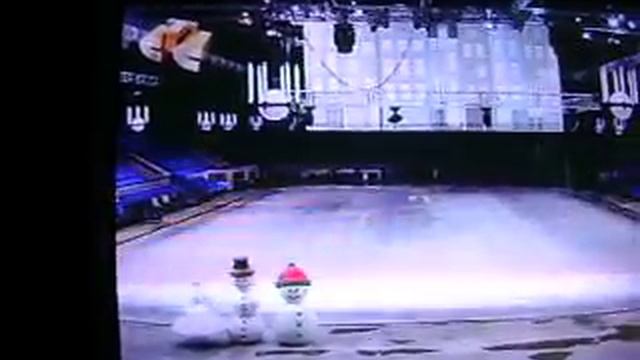 Фигуристы на ходулях. :-))