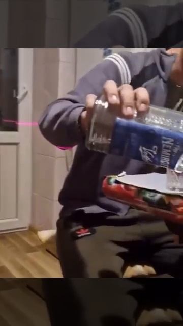 Когда ты строитель со стажем,  знаешь зачем на самом де