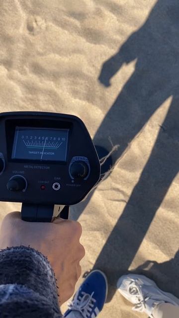 НАШЕЛ ЭТО...НА МЕТАЛЛОИСКАТЕЛЬ В ПЕСКЕ!